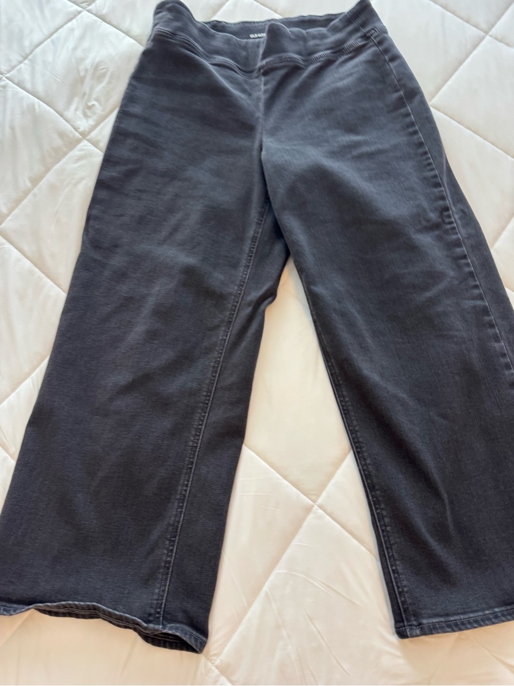 Women’s Wide Leg Cropped Jeans in Dark Gray